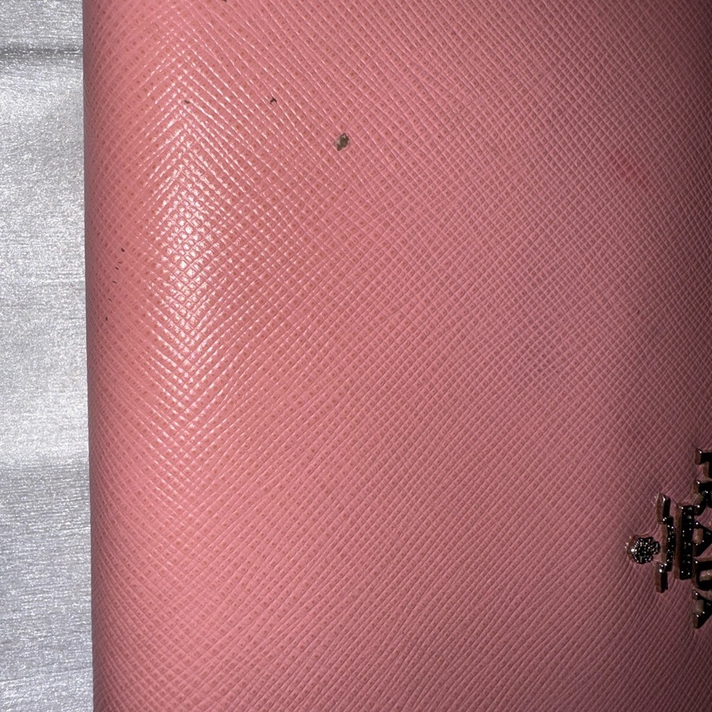 Prada Pink Women's Wallet. Saffiano leather. Good condition. - Picture 3 of 7